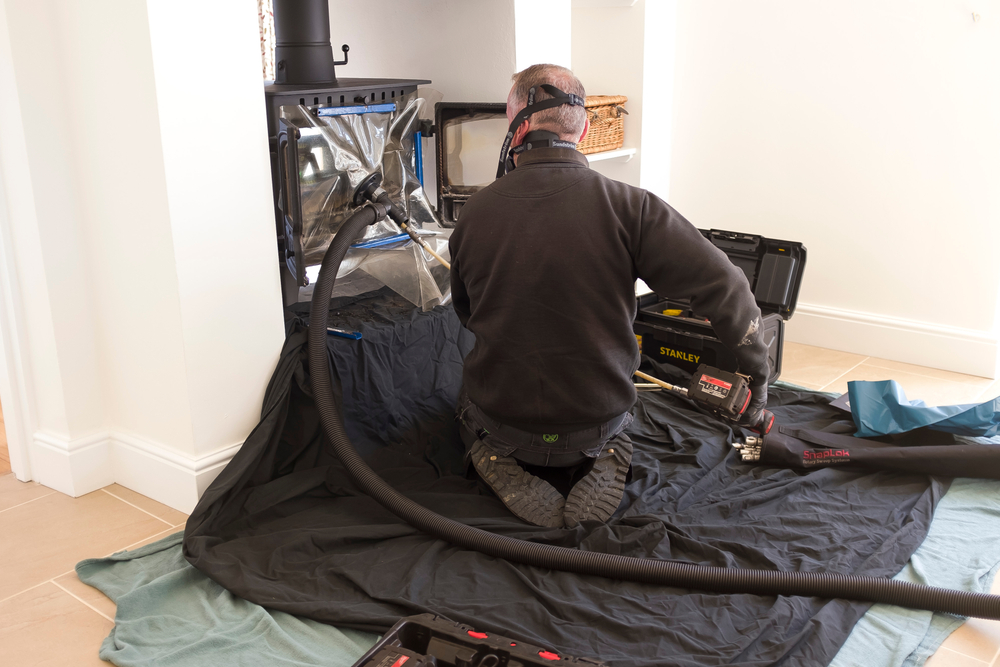 Buckingham,,Uk,-,April,20,,2020.,Modern,Chimney,Sweep,Sweeping
